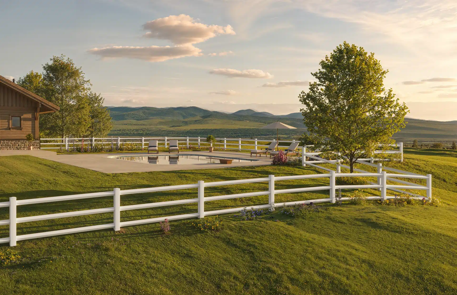 Sierra DiamondPNR Standard White from Fence Factory Corporation